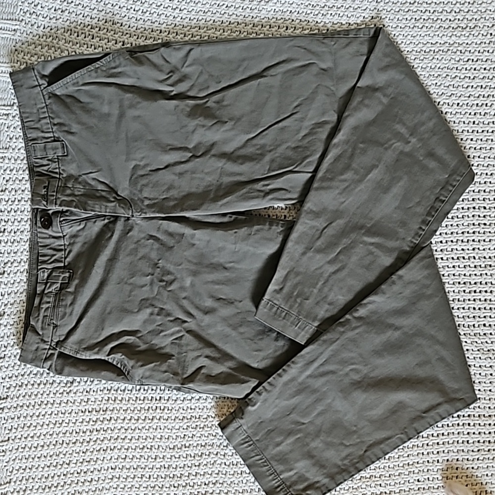Khaki Straight Leg Pants 🌿